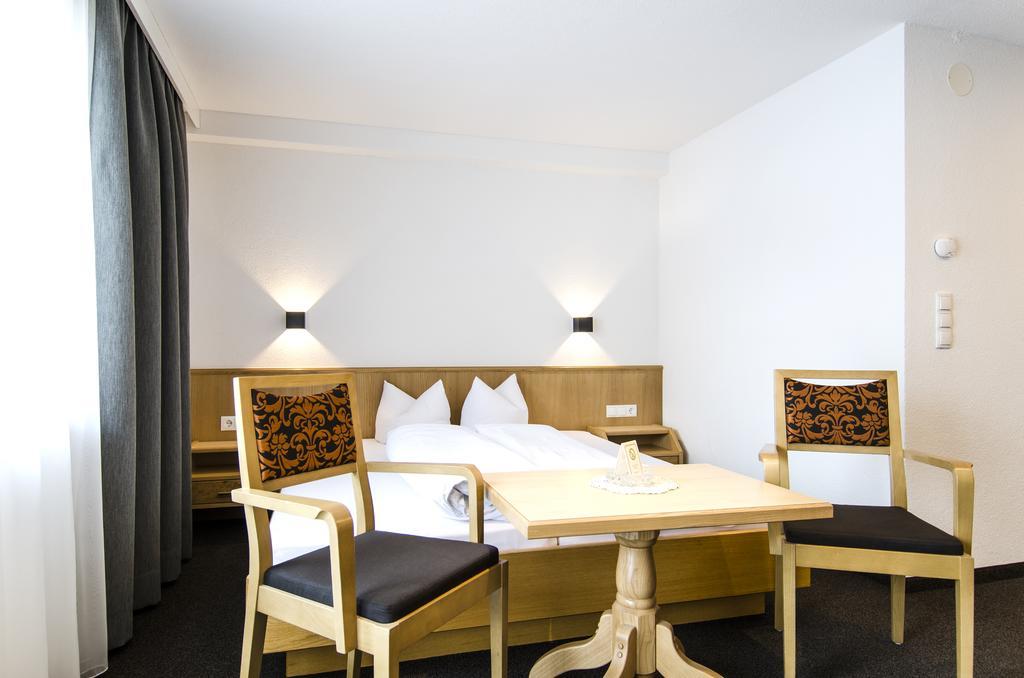 Hotel Garni Persutt イシュグル エクステリア 写真