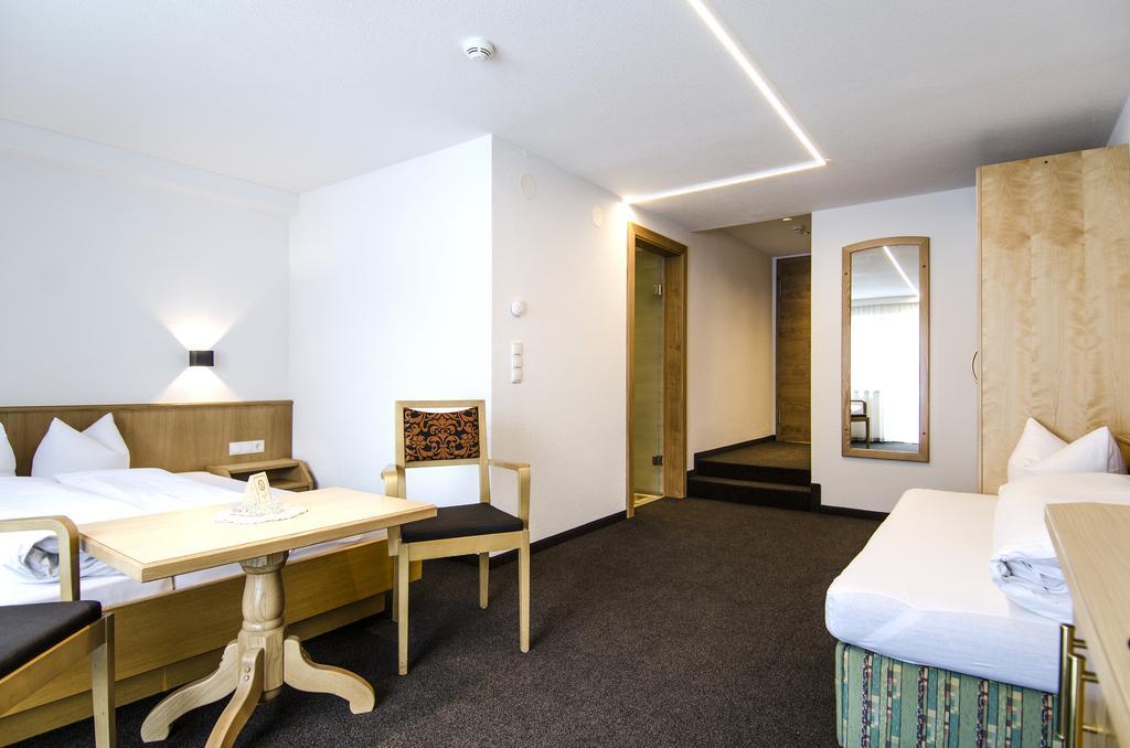 Hotel Garni Persutt イシュグル エクステリア 写真