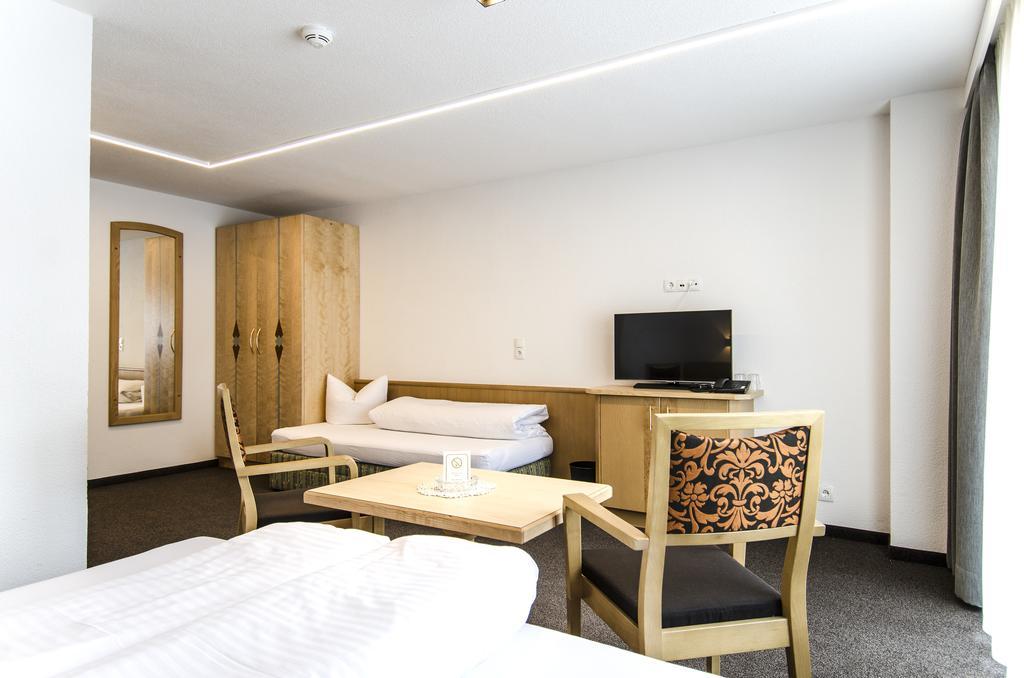 Hotel Garni Persutt イシュグル エクステリア 写真