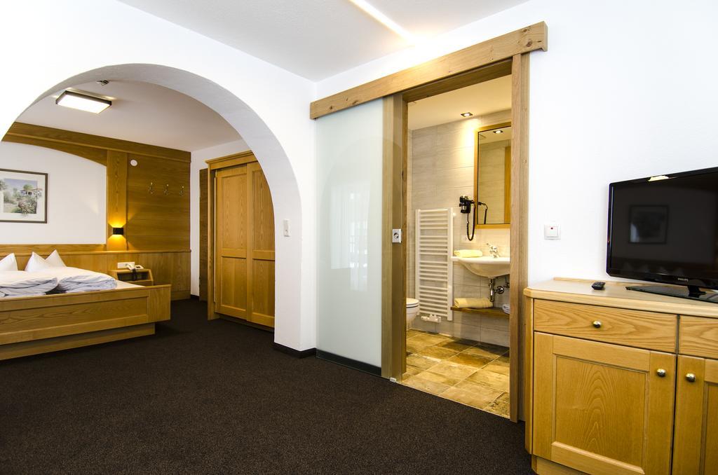 Hotel Garni Persutt イシュグル エクステリア 写真
