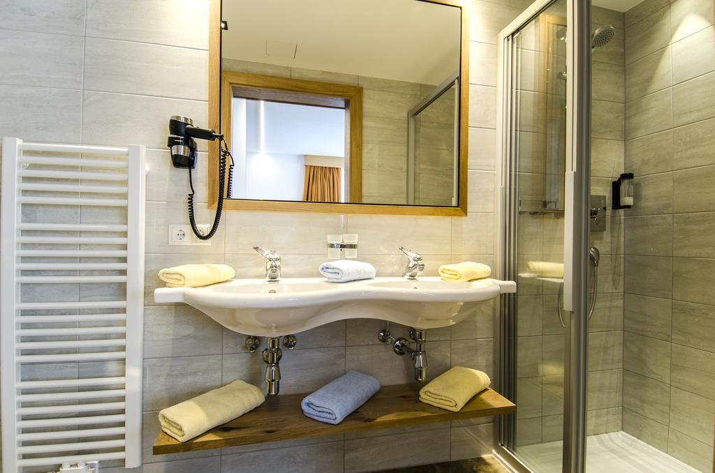 Hotel Garni Persutt イシュグル エクステリア 写真