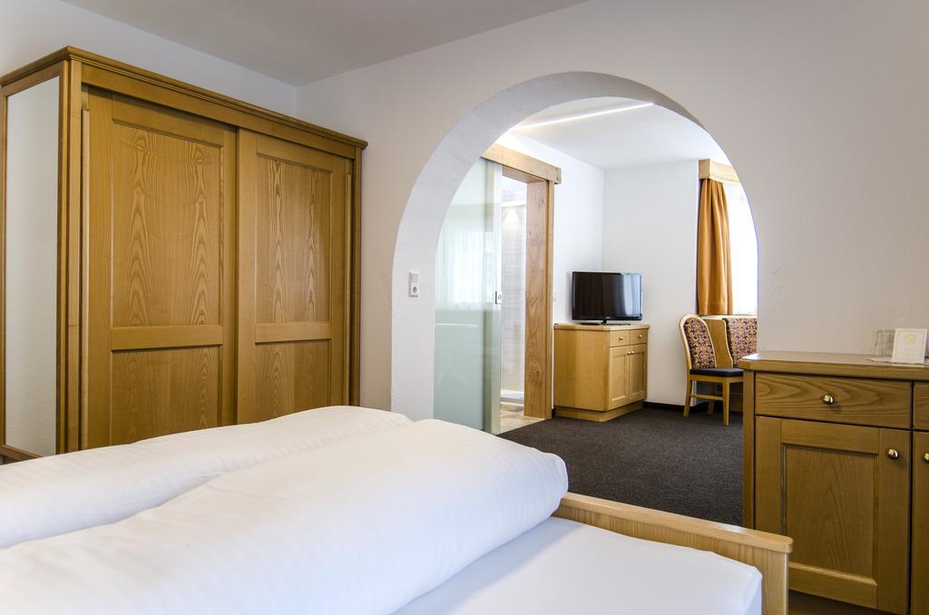 Hotel Garni Persutt イシュグル エクステリア 写真
