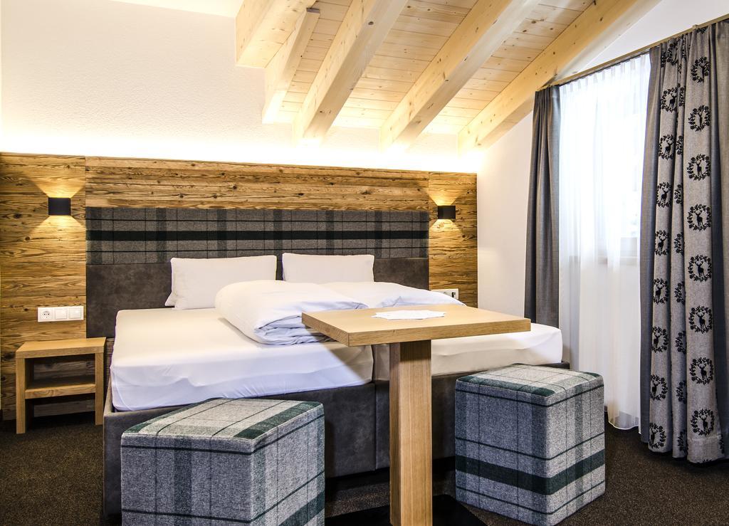 Hotel Garni Persutt イシュグル エクステリア 写真