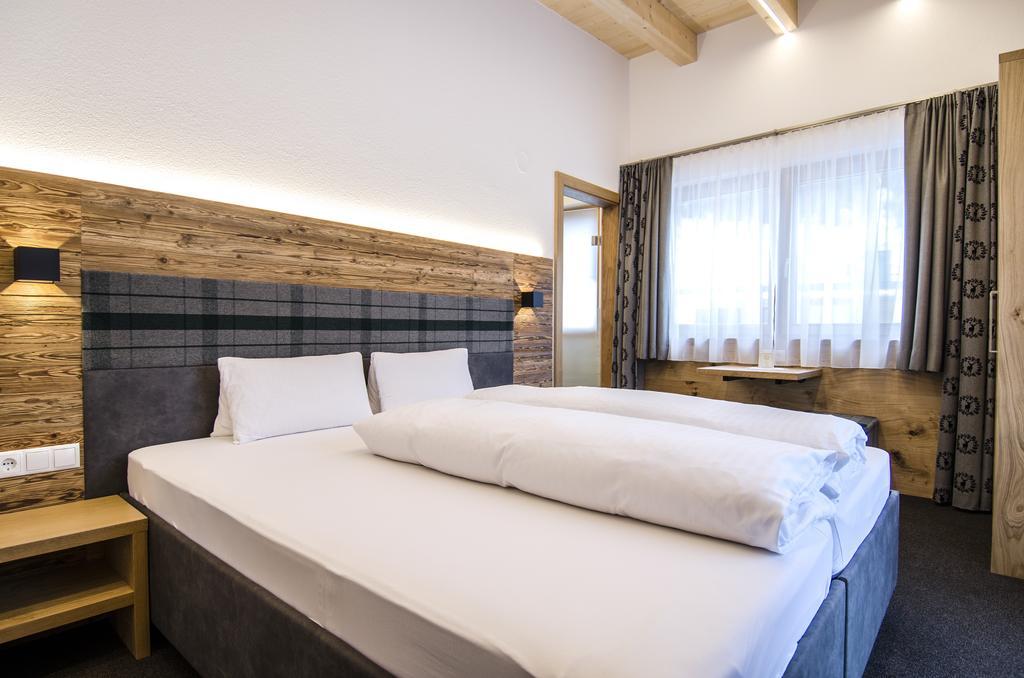 Hotel Garni Persutt イシュグル エクステリア 写真